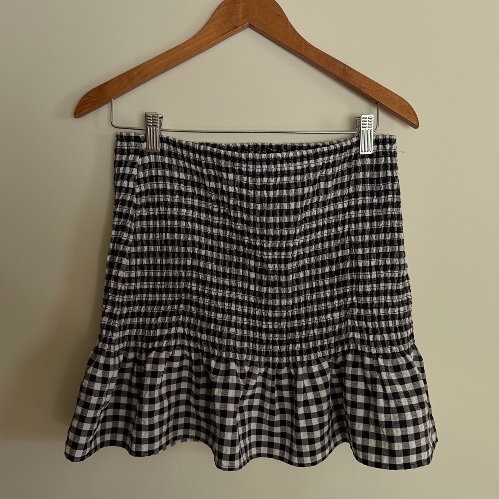 H&M Black and White Gingham Smocked Mini Skirt
